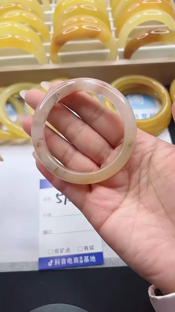 【闪购商品】石英质玉手镯未镶嵌595