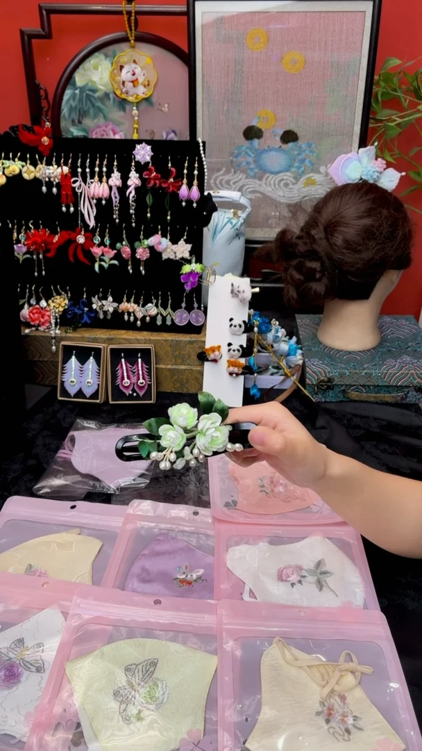 刺绣?****?非遗苏绣手工饰品