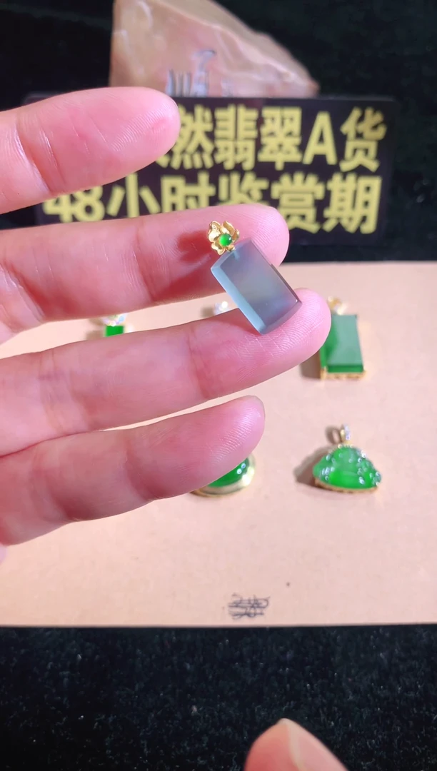 翡翠18K金镶嵌颈饰自家翡翠工厂一手货源