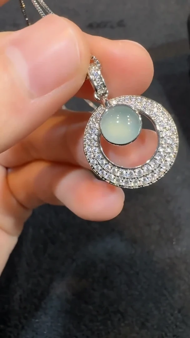【闪购商品】翡翠吊坠(不含链)未镶嵌多样性发货其一不含链