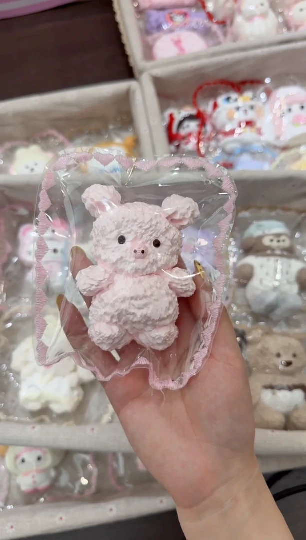 硅胶瑕疵缝边jc小猪