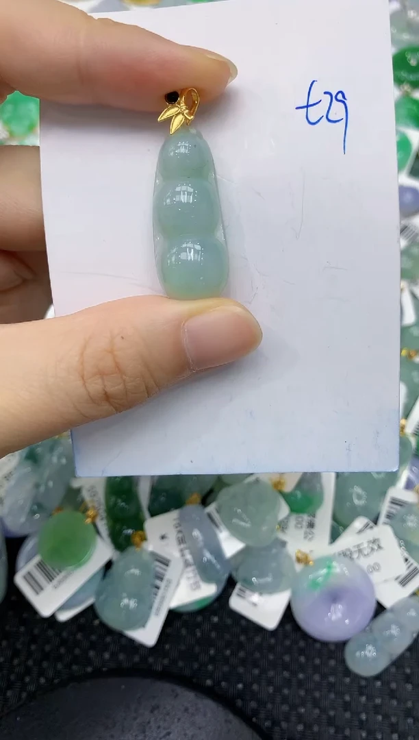 翡翠未镶嵌颈饰1111111111