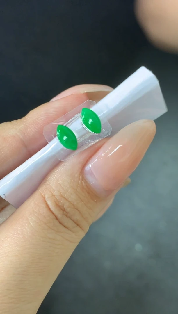 未镶嵌定制翡翠毛货 8.6*3