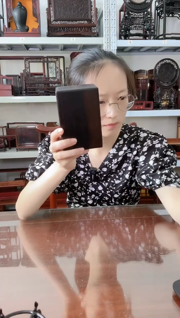卢氏黑黄檀（大叶紫檀）独板机关盒12*8*7   100