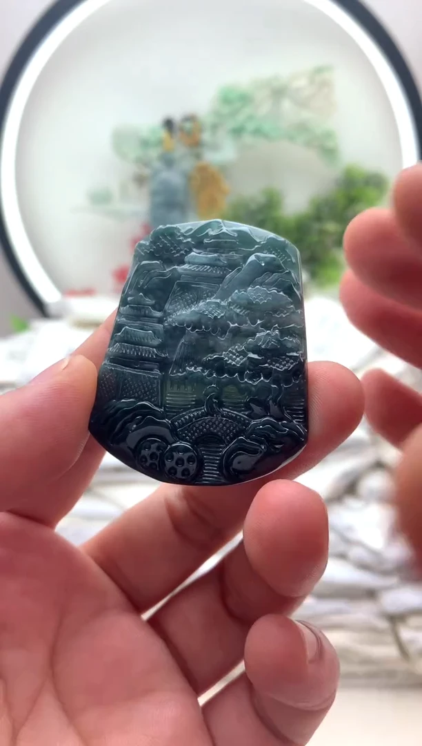 颈饰未镶嵌翡翠山水牌