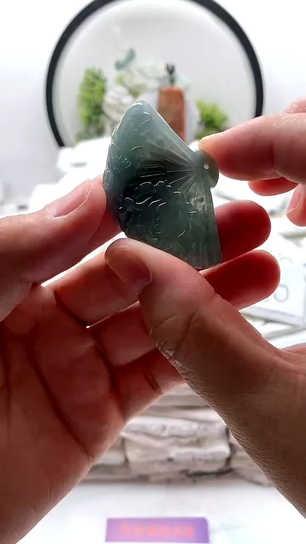 翡翠未镶嵌颈饰挂件