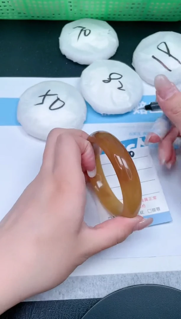 【闪购商品】石英质玉手镯未镶嵌250-60.3