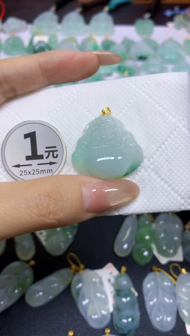 颈饰18K金镶嵌翡翠天然翡翠A货