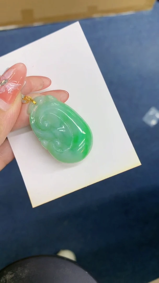 颈饰18K金镶嵌翡翠1