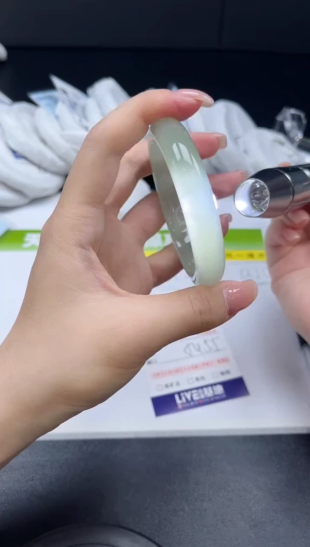 未镶嵌手镯石英质玉057-5354