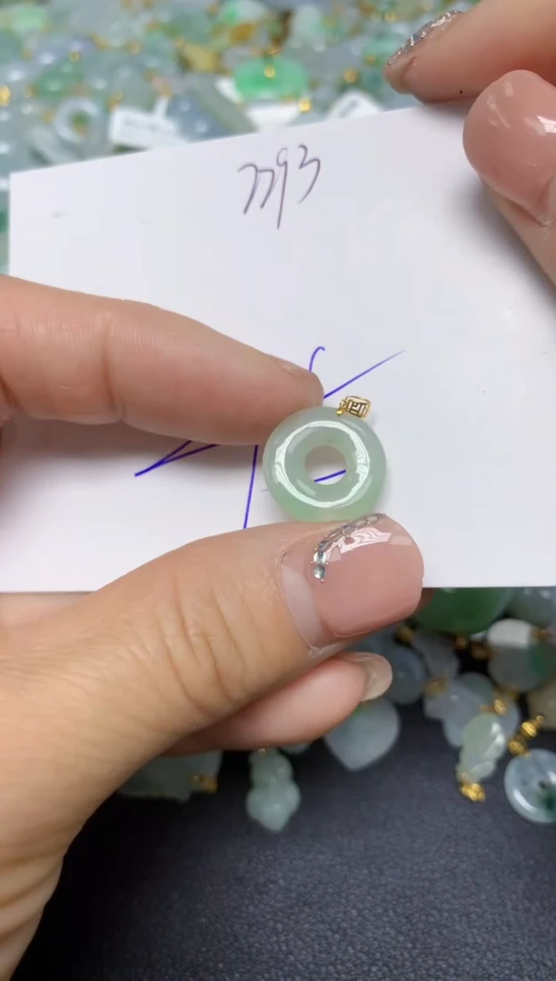 【闪购商品】翡翠挂件18K金镶嵌 天然翡翠A货