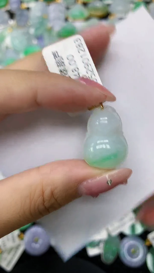 翡翠18K金镶嵌颈饰1111111111