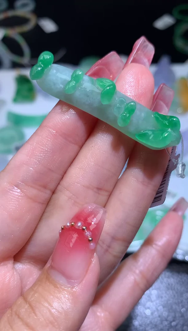 定制翡翠未镶嵌手牌