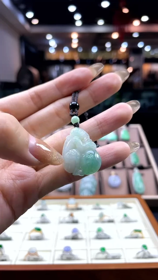 【闪购商品】翡翠颈饰未镶嵌猴子
