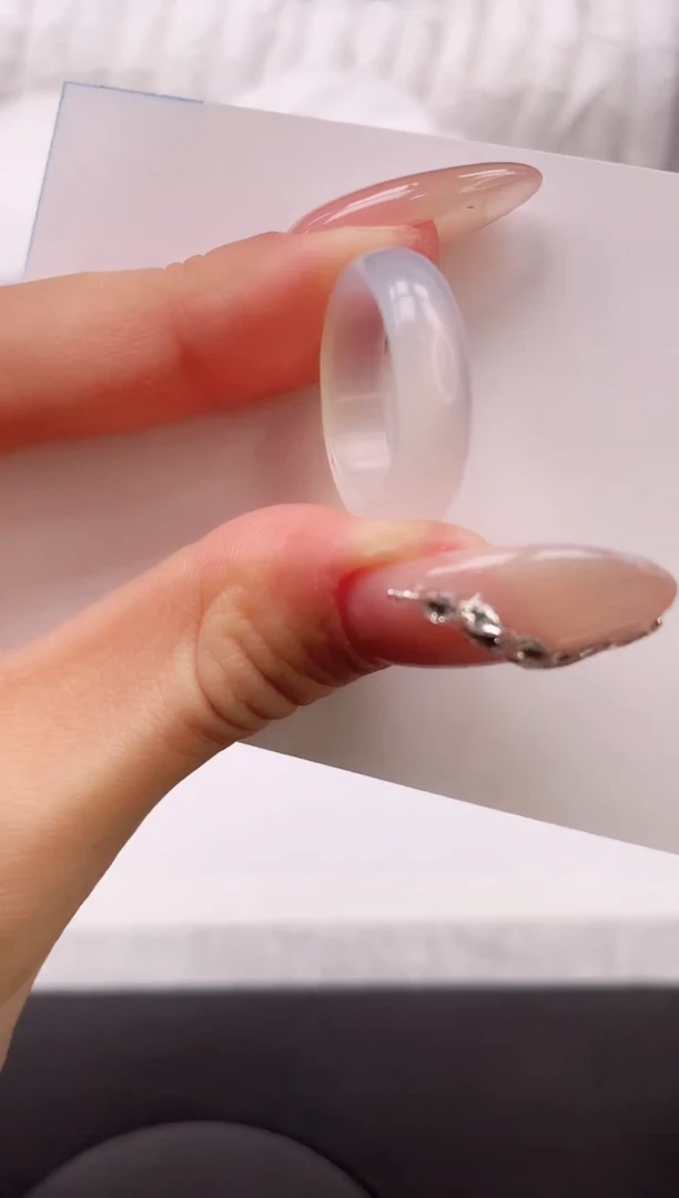 【闪购商品】石英质玉手镯未镶嵌素圈戒指白