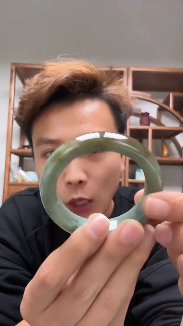 未镶嵌手镯和田玉多样性发其一P-54