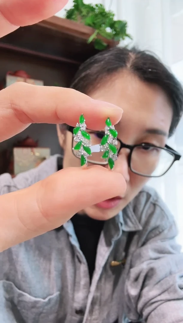 18K金镶嵌翡翠耳饰00005800