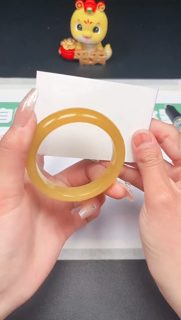 【闪购商品】石英质玉手镯未镶嵌146-53.9