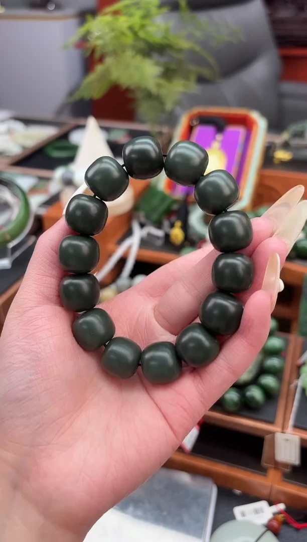 未镶嵌手串和田玉董小姐推荐 多样性发货 拍一发一szq