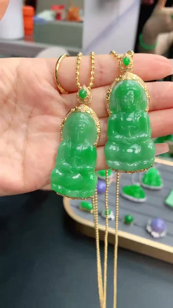 翡翠18K金镶嵌颈饰赠礼盒证书 多样性发货其一