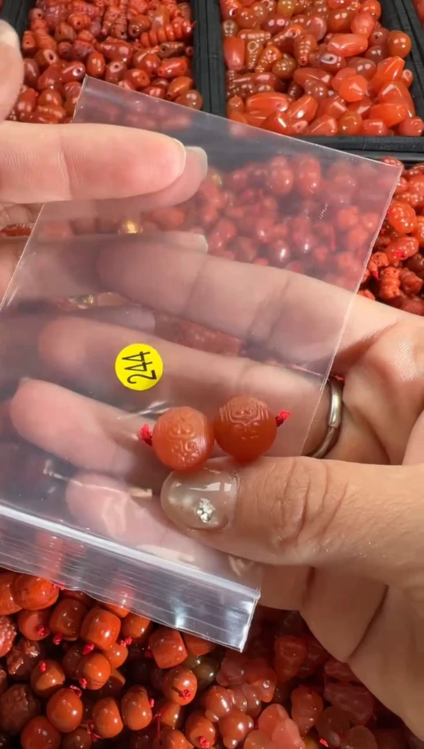 【闪购商品】南红玛瑙颈饰未镶嵌1