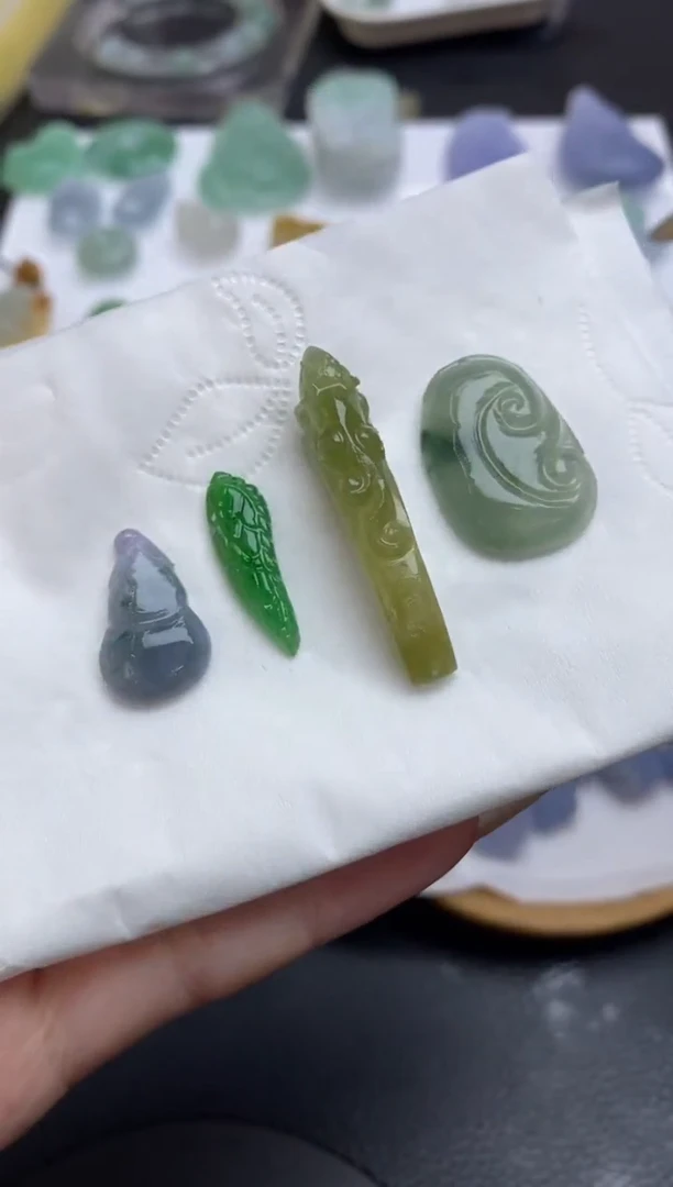 未镶嵌定制翡翠翡翠毛货~