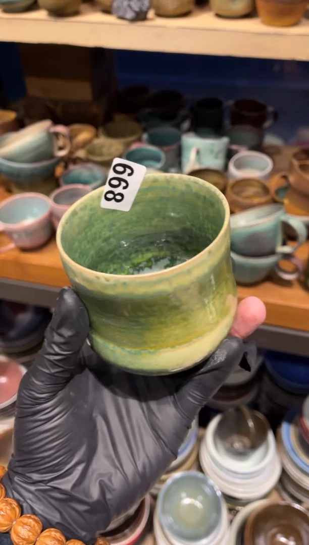 【闪购商品】瓷片668  微瑕苏打绿手工杯1个