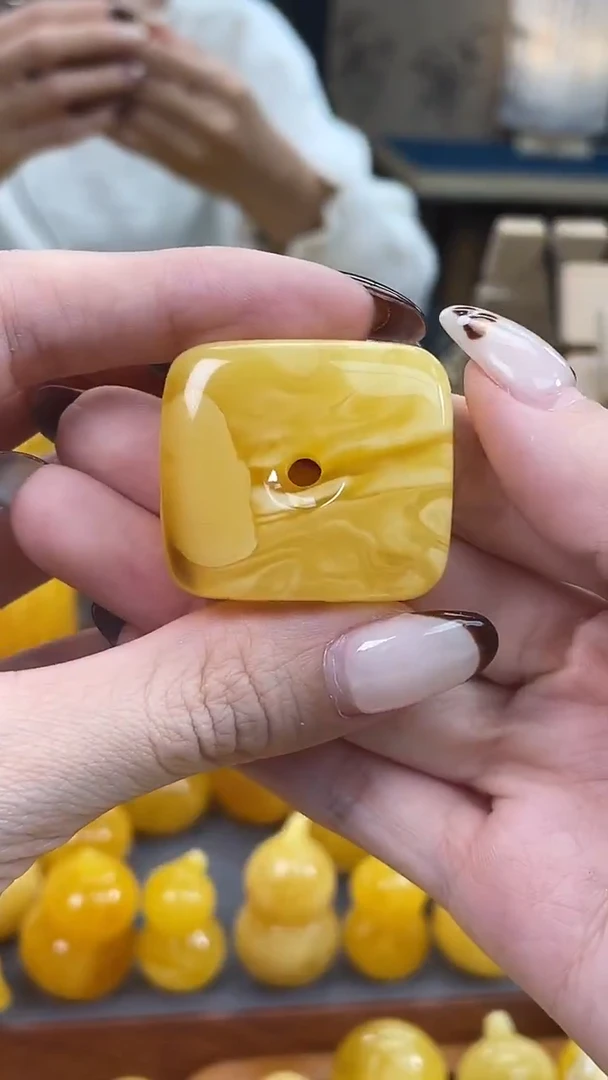 裸石琥珀未镶嵌j85