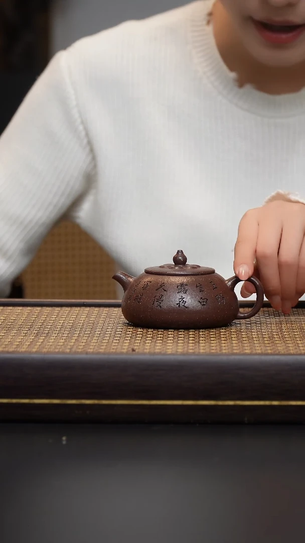 茶壶紫砂紫砂 紫玉金砂 菱花