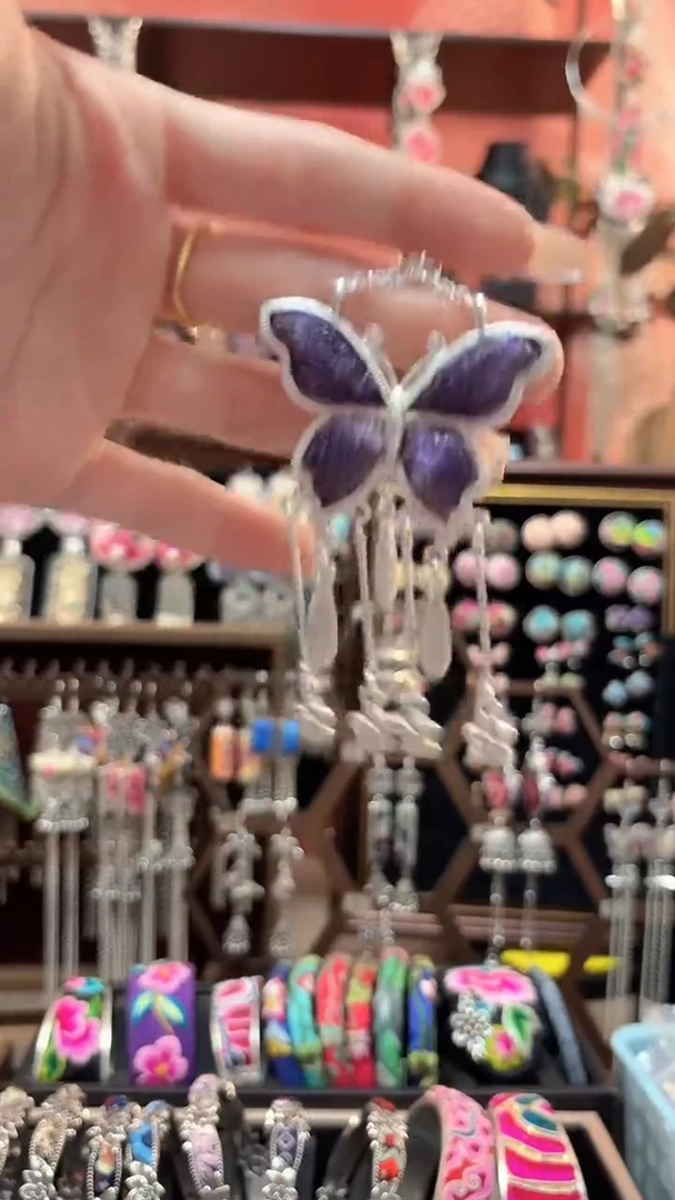 织绣橙****? 云织谣民族风精美饰品   140