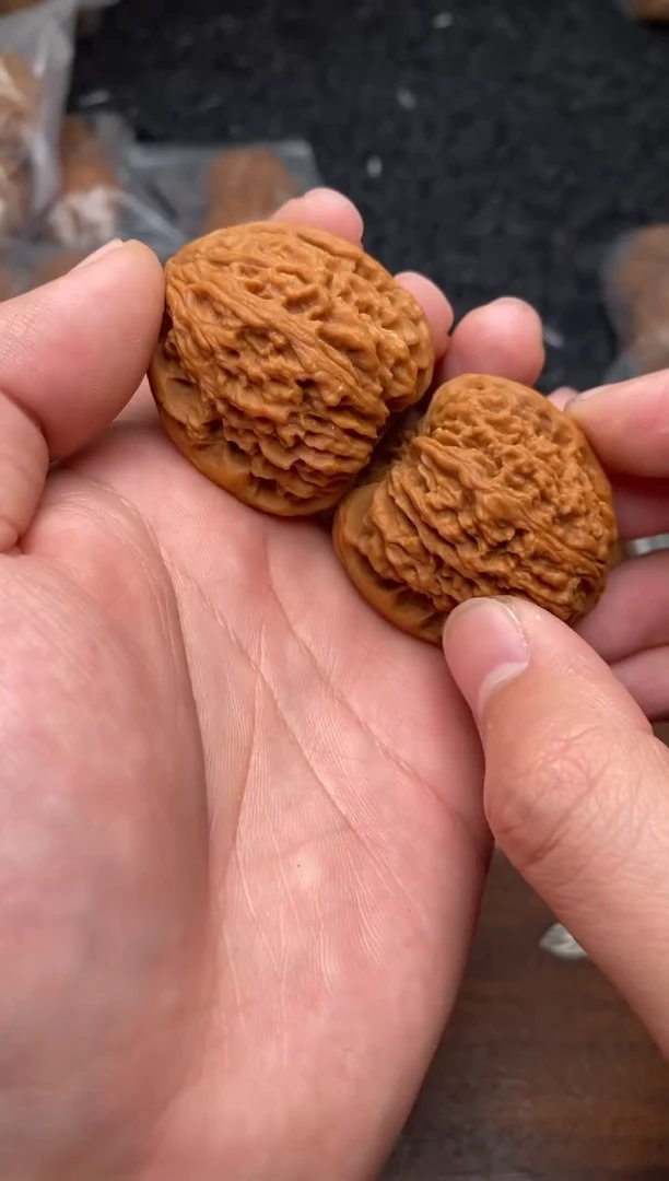 【闪购商品】文玩核桃把件G138号37尺南疆石