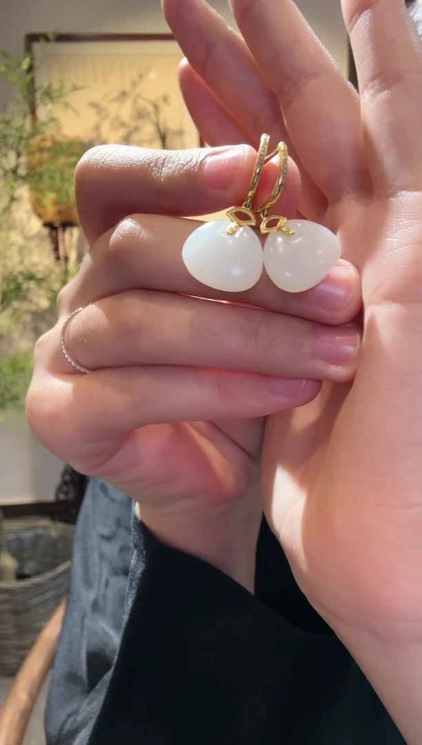 【闪购商品】和田玉耳坠18K金镶嵌1