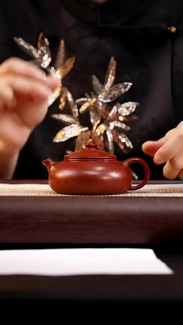 茶壶紫砂红皮龙寒江