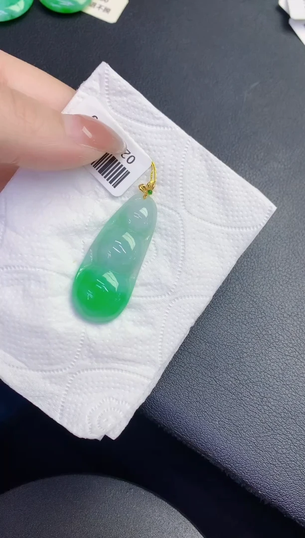 颈饰18K金镶嵌翡翠缅甸天然翡翠A货