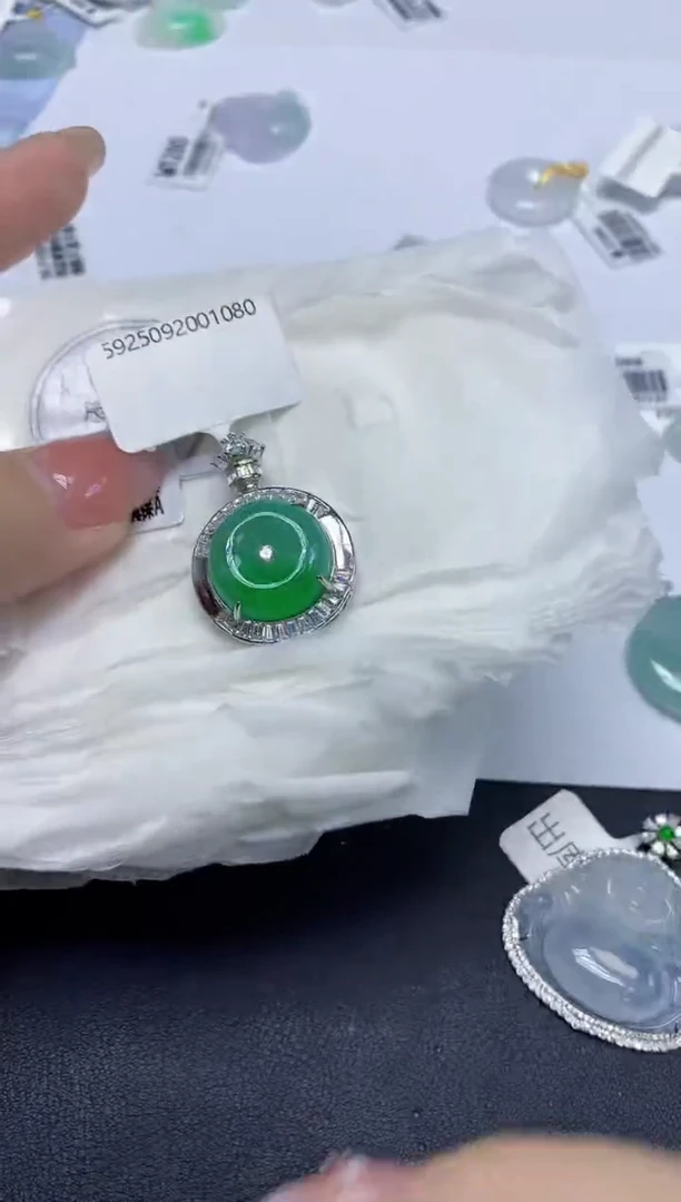 颈饰未镶嵌翡翠天然缅甸翡翠A货多样性发一件
