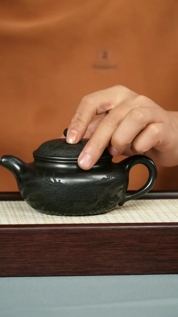 茶壶紫砂 石黄泥料 仿古  龙马精神