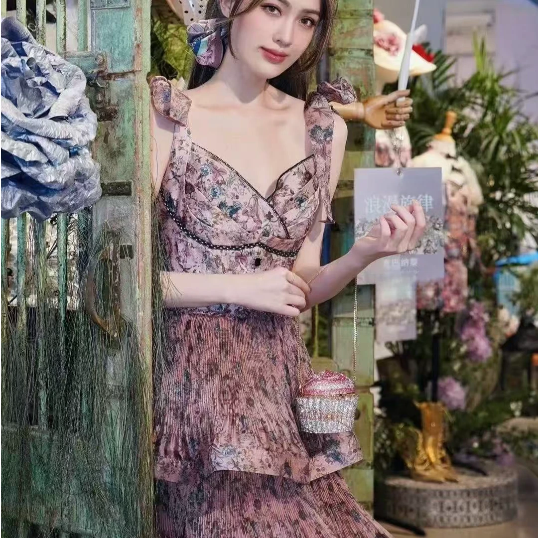 粉色吊带优雅宫廷风重工连衣裙2024春秋新款高腰时尚显瘦气质裙子