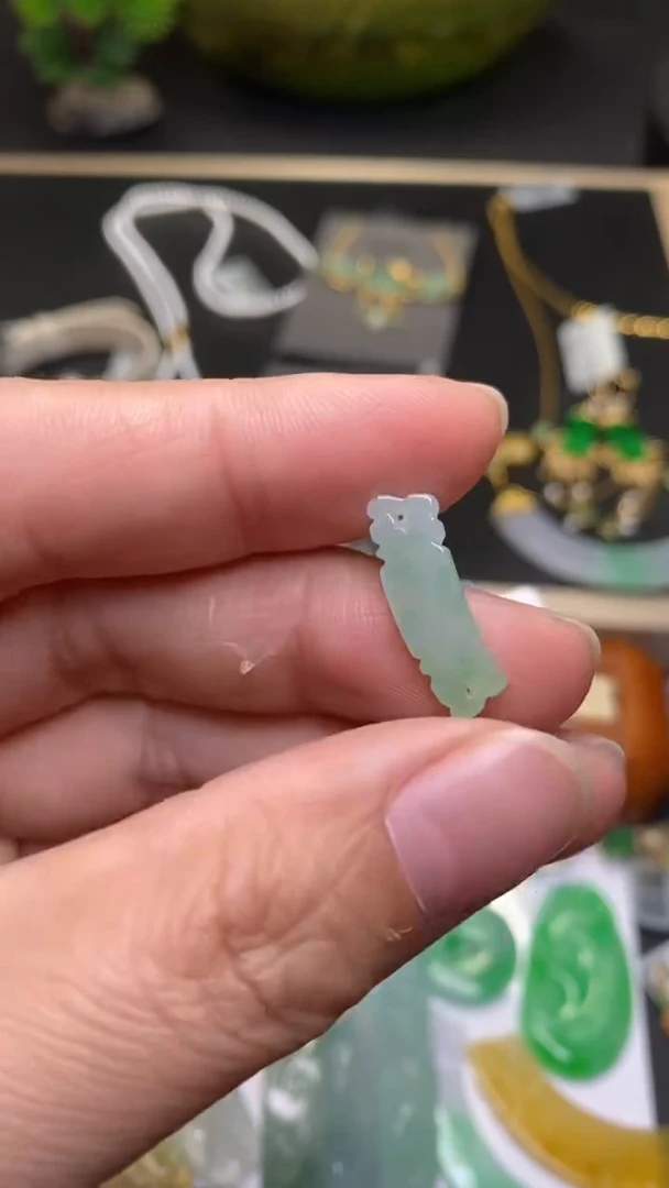 颈饰未镶嵌翡翠净货34150