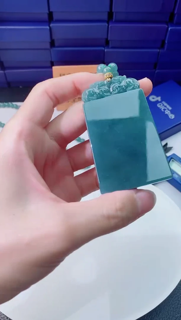 翡翠未镶嵌颈饰1111111111