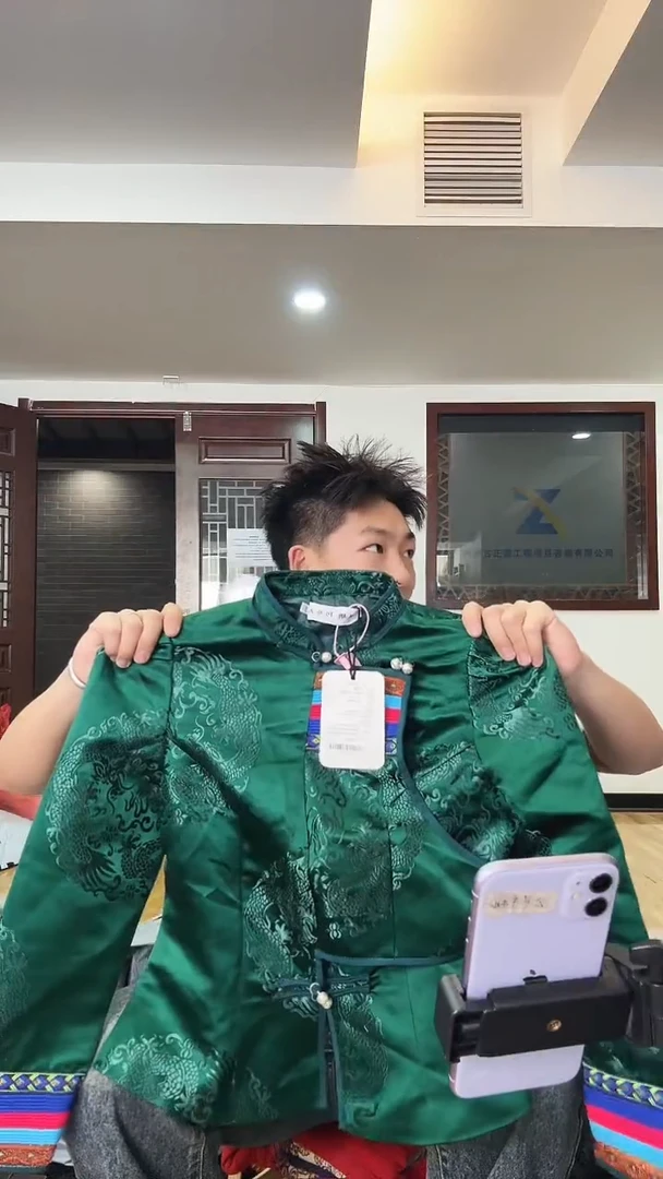 外套       S码         95斤