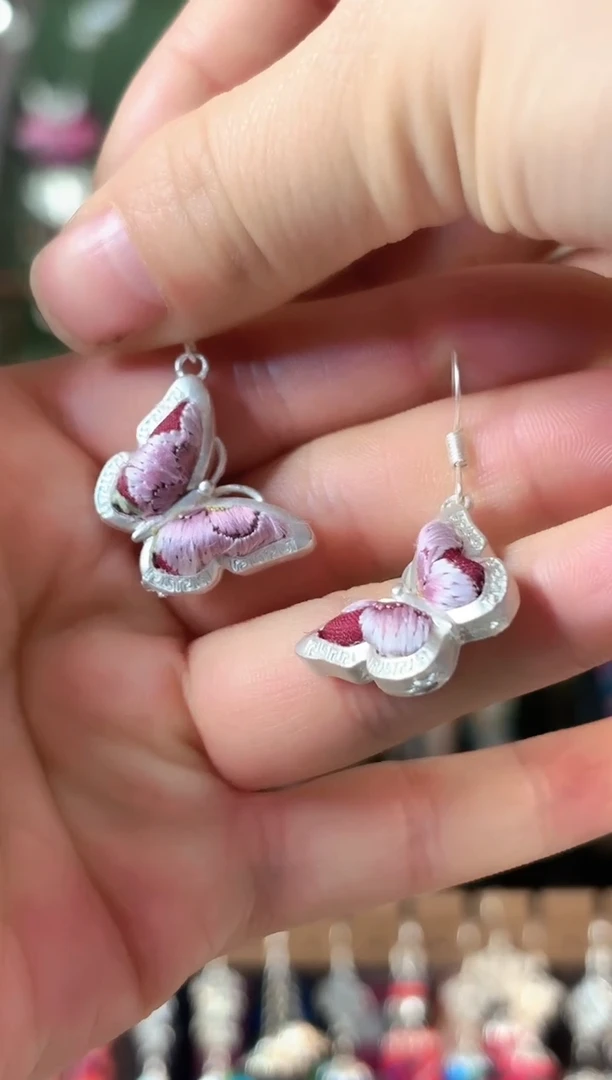 彩云南阁非遗老绣苗银饰品132+