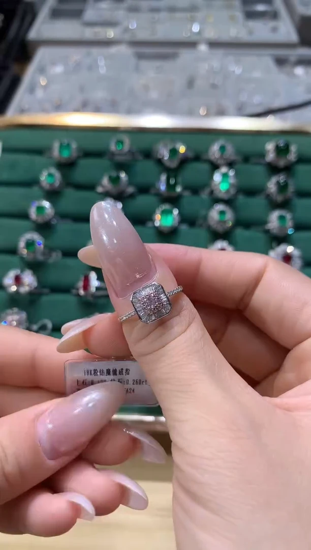 18K金镶嵌戒指钻石戒指