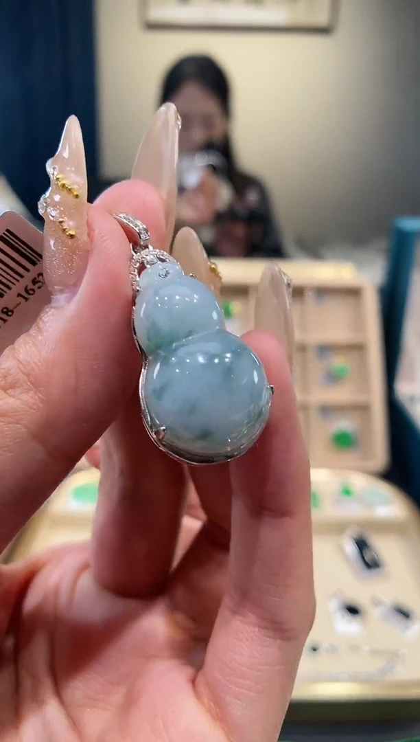 【闪购商品】翡翠吊坠(不含链)银S925镶嵌葫芦