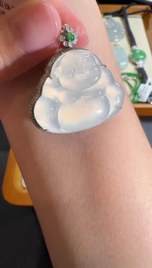 【闪购商品】翡翠吊坠(不含链)18K金镶嵌【源头工厂】钻石镶嵌