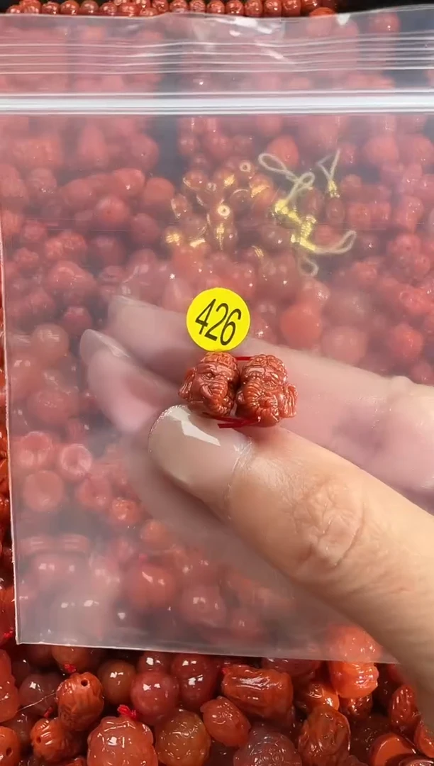 颈饰未镶嵌南红玛瑙1