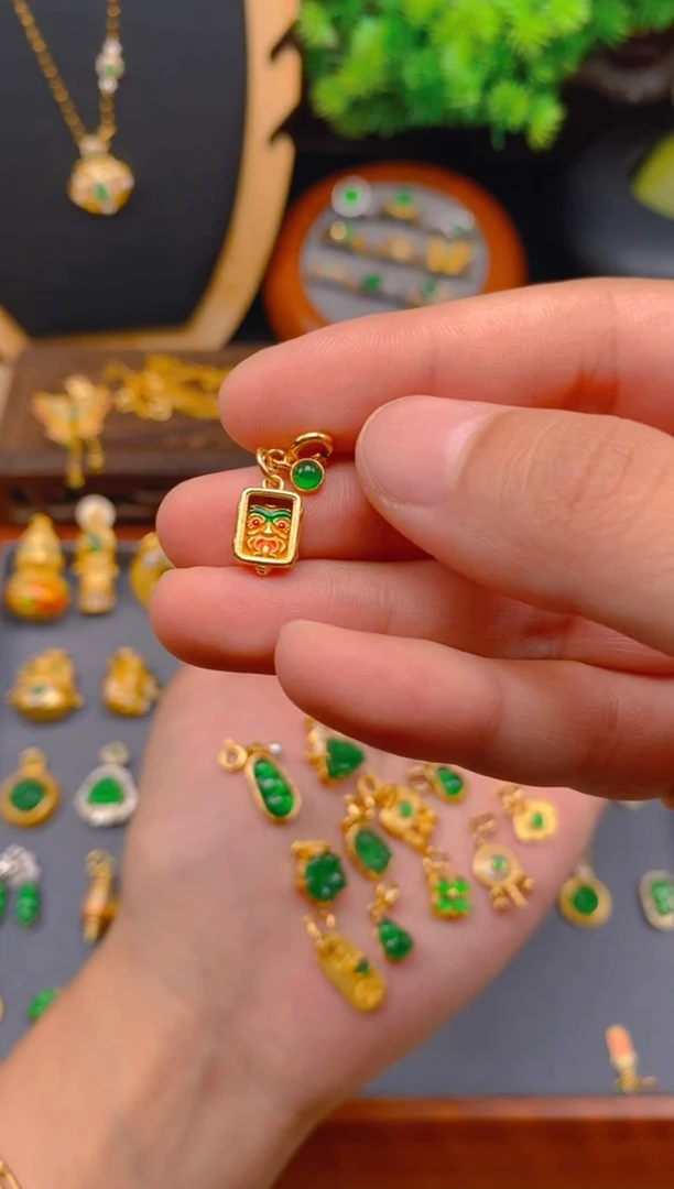 翡翠银S925镶嵌吊坠(不含链)扎吉拉母