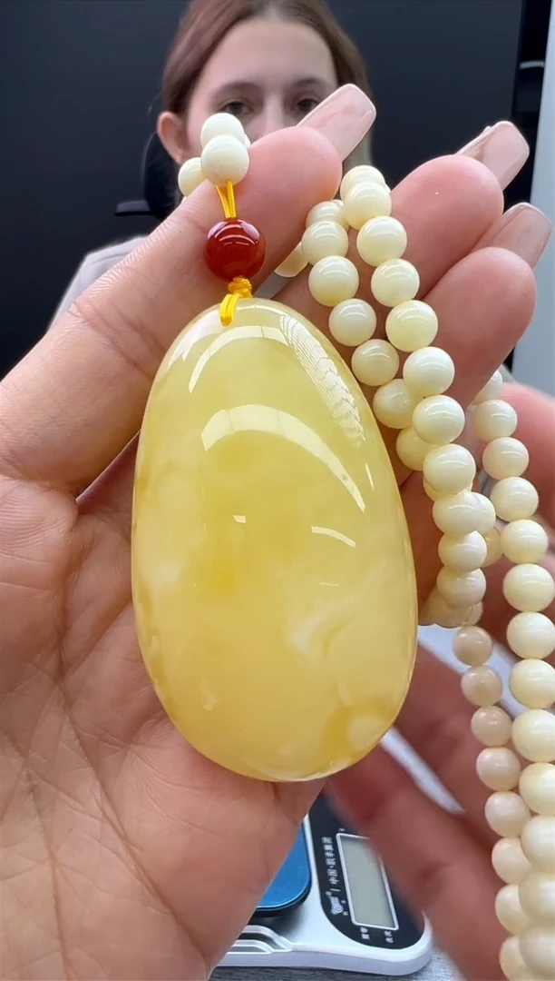 【闪购商品】琥珀颈饰未镶嵌100秒拍号