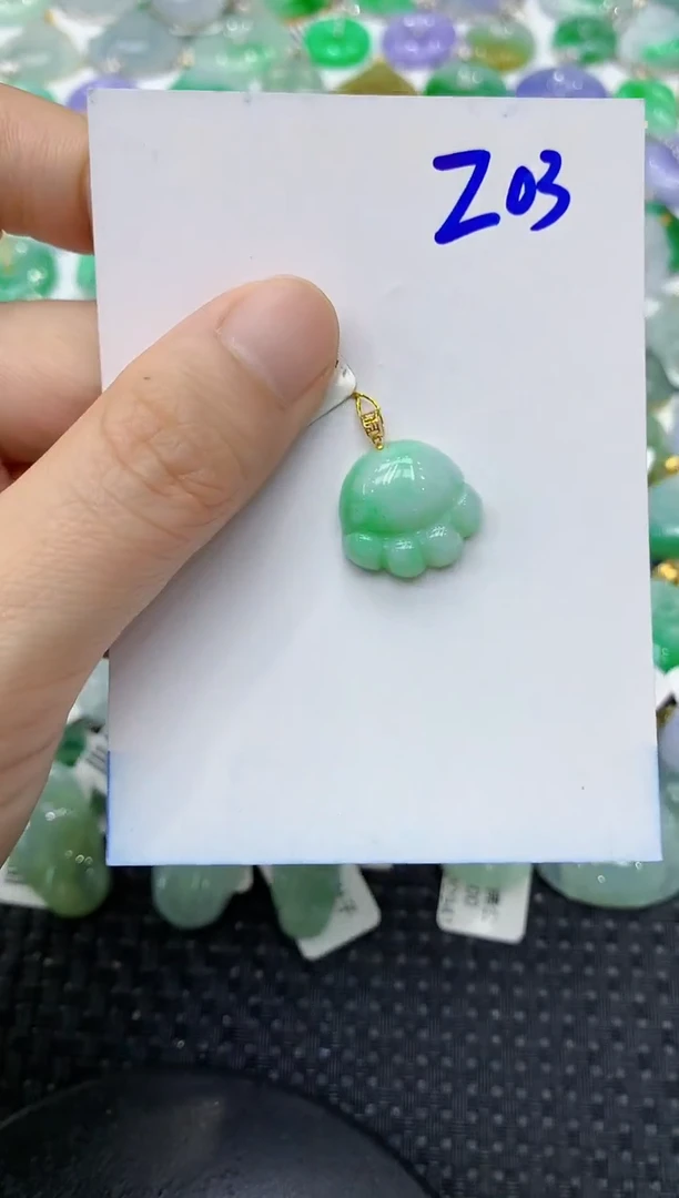 翡翠18K金镶嵌颈饰1111111111