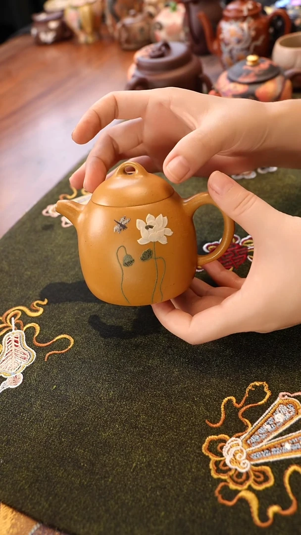 茶壶紫砂黄段荷韵秦权