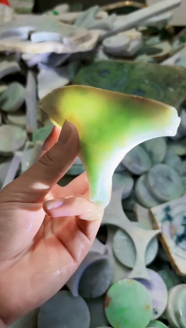 【闪购商品】翡翠颈饰未镶嵌A货白谭2066